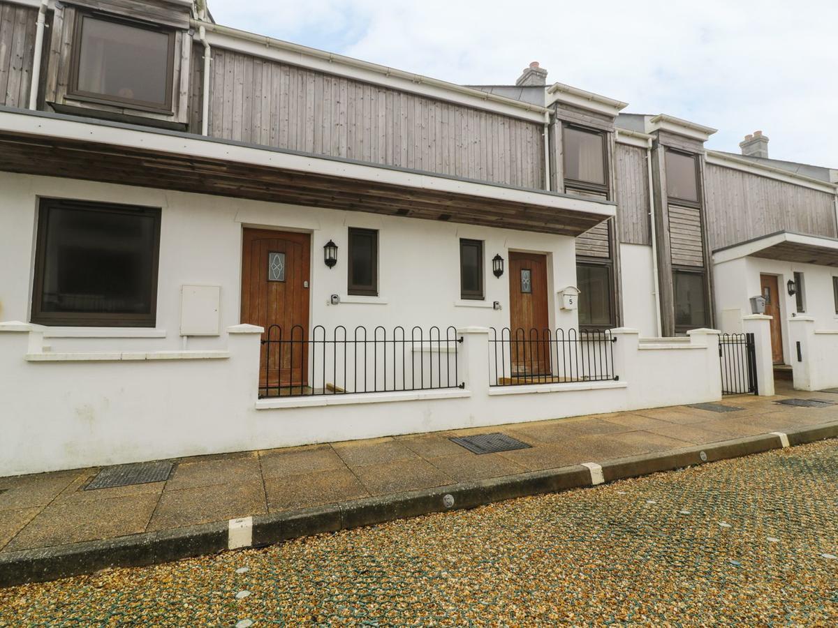 4 Bredon Court Holiday home *