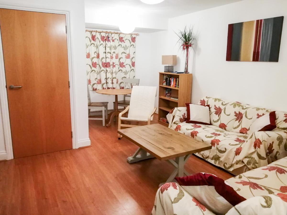 4 Bredon Court Holiday home *