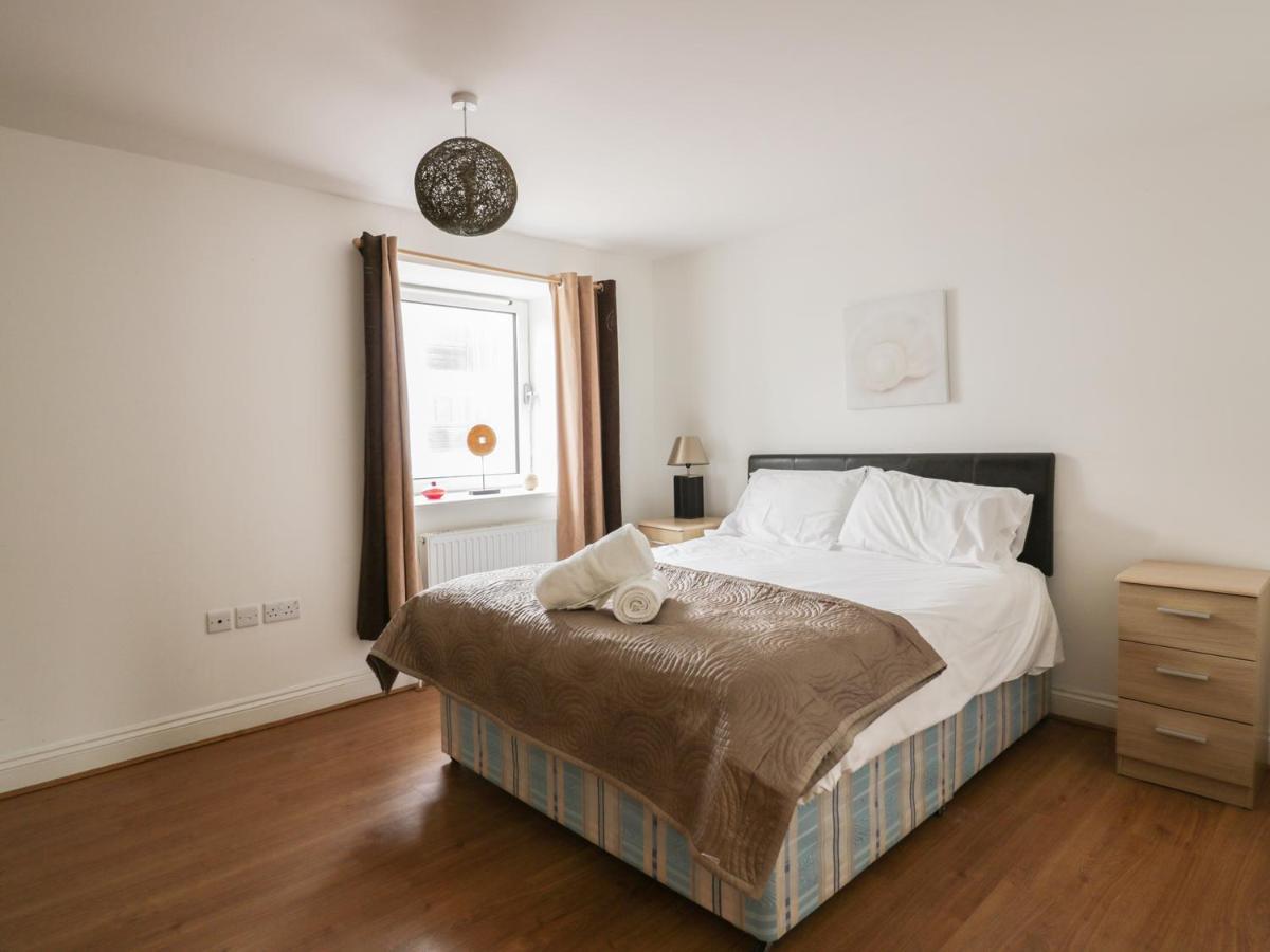 4 Bredon Court